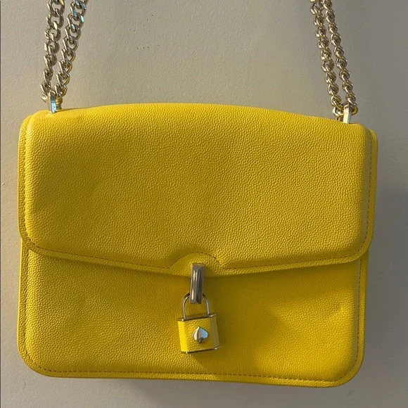 Kate Spade Locked Large Flap shoulder Bag in Pebbled Leather - Picture 3 of 11